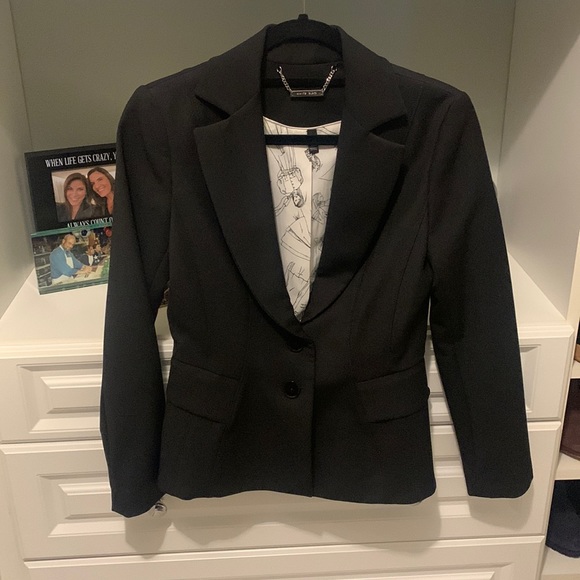 WHBM Signature Blazer. - Picture 2 of 3